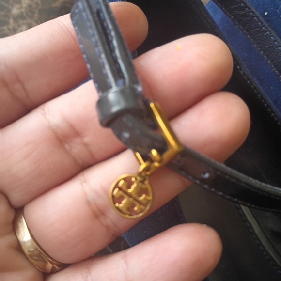 Tory Burch Women’s Navy Suede T-Strap Pointed Toe Flats - Picture 3 of 8